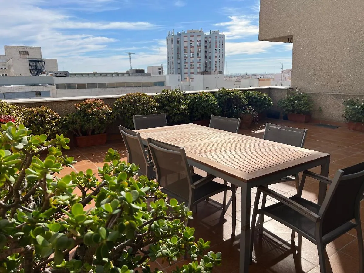 Apartamento Atico Primera Linea De Playa. Cádiz