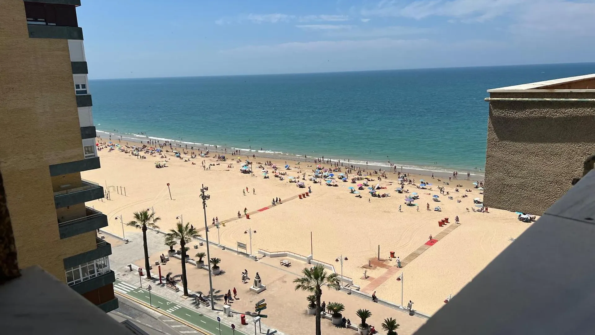Apartamento Atico Primera Linea De Playa. Cádiz